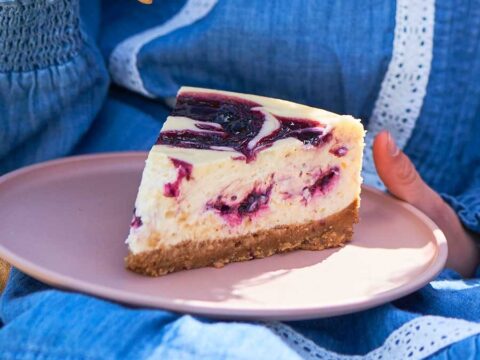 Blackcurrant cheesecake recipe | BBC Good Food